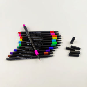 Ensemble de 12 stylos feutres de dessin artistique pour étudiants, pointe fine, corps triangulaire en plastique avec grip coloré - Product Image 2