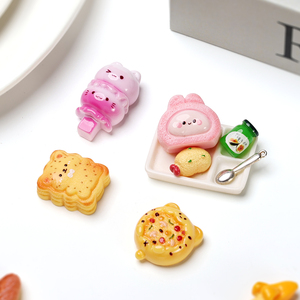 Breloques en résine miniatures assorties en gros, motifs 3D de pain et de pâtisserie de dessins animés pour la décoration de coques de téléphone DIY et la décoration de maisons de poupées - Product Image 6