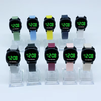 Montre Sportive 2026 Tendance Dessin Animé Homme Femme Étudiant, Lumineuse LED Numérique Verte, en Plastique Simple, Électronique