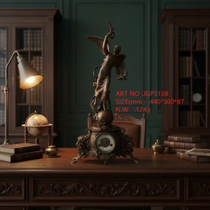 Horloge de cheminée de style antique européen en laiton plaqué or, représentant la déesse de la Victoire - Product Image 4