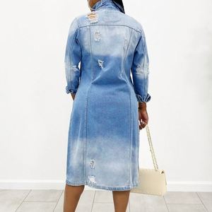 TKS 2026 신상 핫셀 S-3XL 여성 의류 블루 데님 버튼 찢어진 롱 여성 코트 - Product Image 3