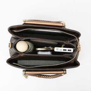 <span class=keywords><strong>Sac</strong></span> fourre-tout transfrontalier <span class=keywords><strong>en</strong></span> PVC, grande capacité, à la mode, avec fermeture éclair, design élégant bicolore, <span class=keywords><strong>sac</strong></span> de banlieue simple - Product Image 2