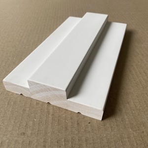 Cadre de porte en pin FJ apprêté blanc, moulure en bois pour porte - Product Image 1