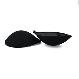Sujetador Adhesivo de Silicona Invisible Innovador con Pegamento Bio, Aplicación Manual, Resistente al Sudor, para Vestidos de Noche y Bodas - Product Image 2