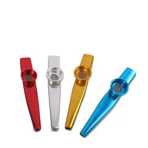 Fabricantes vendas diretas de metal pequeno porte boca portátil soprando instrumento multi-cor prático kazoo