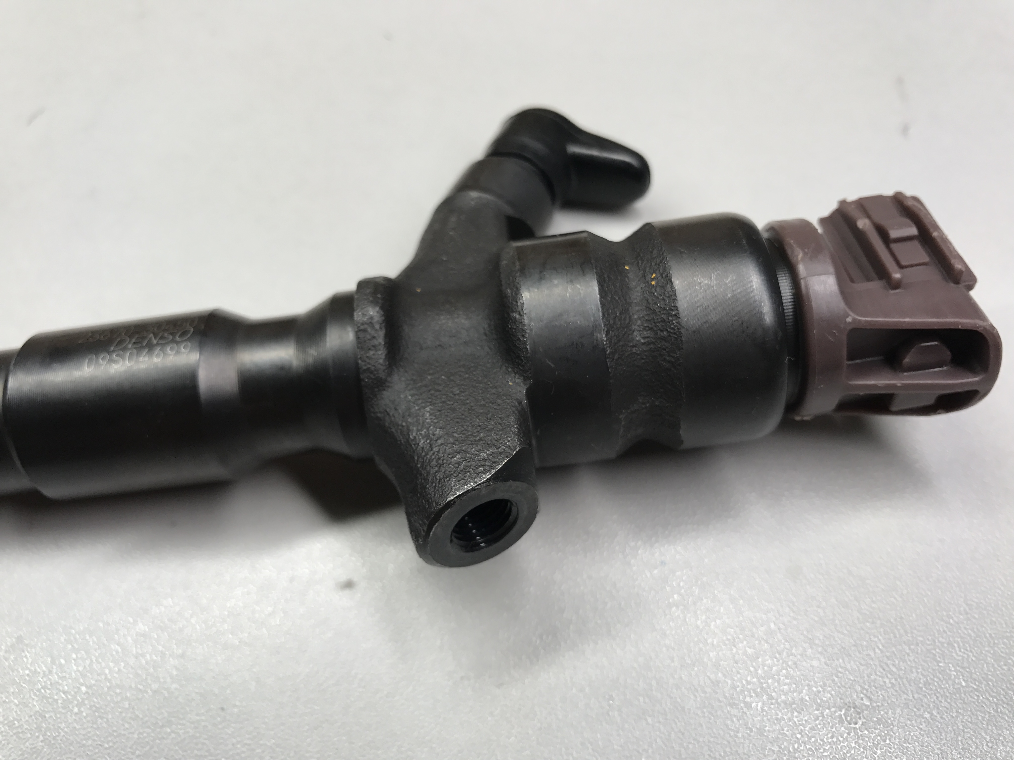 Genuine Original Brand New Common Rail Injector 295900-0240 Fuel Injection Nozzle 23670-39445 23670-30170 For TOYOTA 1KD-FTV2-0