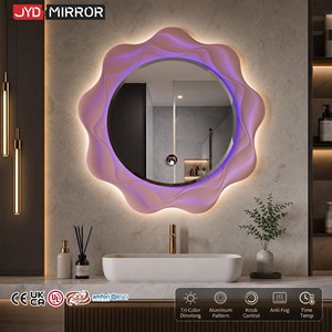 Horloge numérique murale 4 mm, éco-responsable, avec lumière intelligente, logo personnalisé irrégulier, miroir de salle de bain LED éclairé pour hôtel - Product Image 1