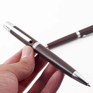 Bolígrafo Ejecutivo Promocional de Cuero Marrón con Mecanismo Giratorio - Product Image 4