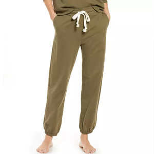 Joggers de sport vert olive pour hommes, vêtements d'entraînement pour sports d'hiver avec fonction anti-rides pour l'entraînement sportif au Pakistan - Product Image 1