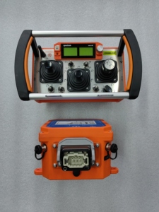 รีโมทคอนโทรลไร้สายแบบใหม่ 6 ตอน สำหรับรถปั๊มคอนกรีต รุ่น HBC727 - Product Image 2
