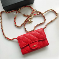 Sac de téléphone unisexe de luxe en cuir avec chaîne détachable, pochette compacte étanche à bandoulière avec lettres en relief, élégante et tendance