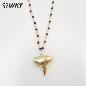 WT-N227 <span class=keywords><strong>collana</strong></span> <span class=keywords><strong>con</strong></span> denti di squalo naturale placcato oro 18 carati di moda all'ingrosso <span class=keywords><strong>con</strong></span> <span class=keywords><strong>collana</strong></span> di ossa di denti veri <span class=keywords><strong>con</strong></span> perline di <span class=keywords><strong>rosario</strong></span> nero - Product Image 6