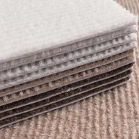 Dalles de moquette de sol pour bureaux commerciaux modernes 45x45 30x30 carrées, dos en TPR, lavables, amorties, durables, en polyester, tapis de porte