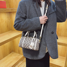 Nouveau <span class=keywords><strong>Sac</strong></span> à <span class=keywords><strong>Main</strong></span> Rétro Chic Style Hong Kong 2024 pour Femme – <span class=keywords><strong>Sac</strong></span> Bandoulière Élégant - Product Image 5