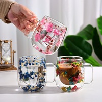 Mug en verre à double paroi avec fleurs séchées, style frais, avec poignée, cadeau créatif, multi-usage, haute esthétique, approvisionnement transfrontalier