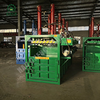 Presse à papier verticale certifiée CE pour centre de recyclage