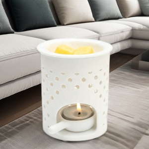 Lampe d'aromathérapie en céramique blanche chauffe-bougie électrique et brûleur de tarte à la cire pour huile parfumée petit design pour un usage domestique - Product Image 1