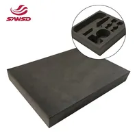 Feuille de mousse XLPE 100 mm 64 kg/m résistante à l'huile à cellules fermées, découpable pour la logistique automobile, emballage réutilisable, inserts de contrôle d'outils