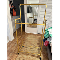 Porte-manteau métallique moderne personnalisé pour hôtel, idéal pour le rangement de la buanderie, avec design extensible et couleur sur mesure
