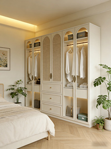 Armadio Minimalista in Vetro Trasparente con Illuminazione Intelligente Interna, Cabina Armadio Personalizzata per Camera da Letto di Lusso - Product Image 1