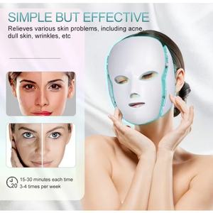 Masques de thérapie faciale à haute densité 240 LED, double longueur d'onde 633/830 nm avec interface en silicone médical pour les soins de spa - Product Image 5