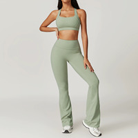 Ensembles d'entraînement de yoga de gymnastique avec logo personnalisé pour femmes leggings évasés taille haute et soutien-gorge de sport croisé dans le dos tenues de style supérieur 2 pièces