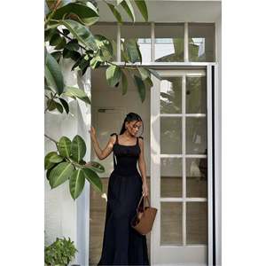 Robe longue élégante noire avec décoration drapée, robe de soirée pour femme grande taille, crochetée sur mesure, taille unique, longueur au sol - Product Image 6