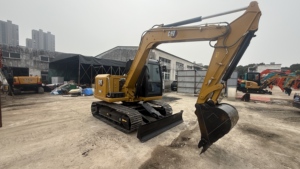 Excavadora Pequeña Usada Caterpillar 308 307, 8 Toneladas, 7 Toneladas, Hidráulica, Oruga, Original de Japón, Buen Estado, Pocas Horas, Precio Económico, en Venta - Product Image 2