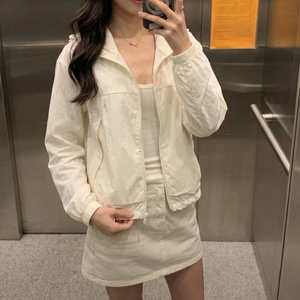 Veste à capuche légère pour <span class=keywords><strong>femme</strong></span>, design personnalisé, coupe-vent à séchage rapide, fermeture éclair, vêtement d'extérieur décontracté avec cordon de serrage réglable - Product Image 5
