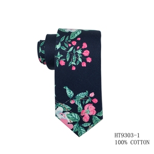 <span class=keywords><strong>Cravate</strong></span> Homme en Coton Motif Floral Denim <span class=keywords><strong>Fleur</strong></span> Pivoine Rose et <span class=keywords><strong>Cravate</strong></span> Bleue Vente en Gros - Product Image 4