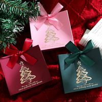 Boîte cadeau multicolore de Noël haut de gamme en stock avec estampage à chaud pour la décoration de Noël et l'emballage de cadeaux
