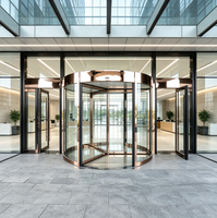 Porte tournante automatique à trois ailes, sur mesure, avec auvent en verre pour espaces commerciaux et entrées de terminaux aéroportuaires