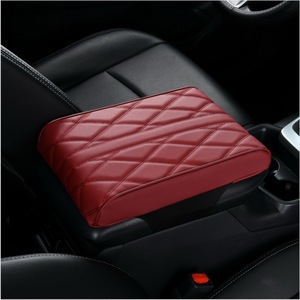 Cuscinetto Protettivo in Pelle per Bracciolo Anteriore Auto, Scatola Portaoggetti, Poggiagomito, Accessori Interni Sportivi - Product Image 5