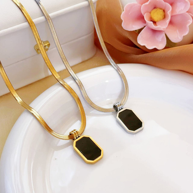 Elegant Temperament Rectangle Square Black Pendant Necklace Trendy 18K Gold Plated Stainless Steel Necklace Gift for Women