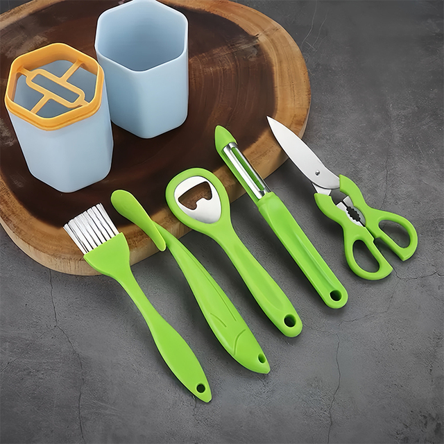 Kitchen Gadget Set Multifunctional 6-Piece Set Scissors Vegetable Peeler Bottle Opener Oil Brush Orange Squeezer