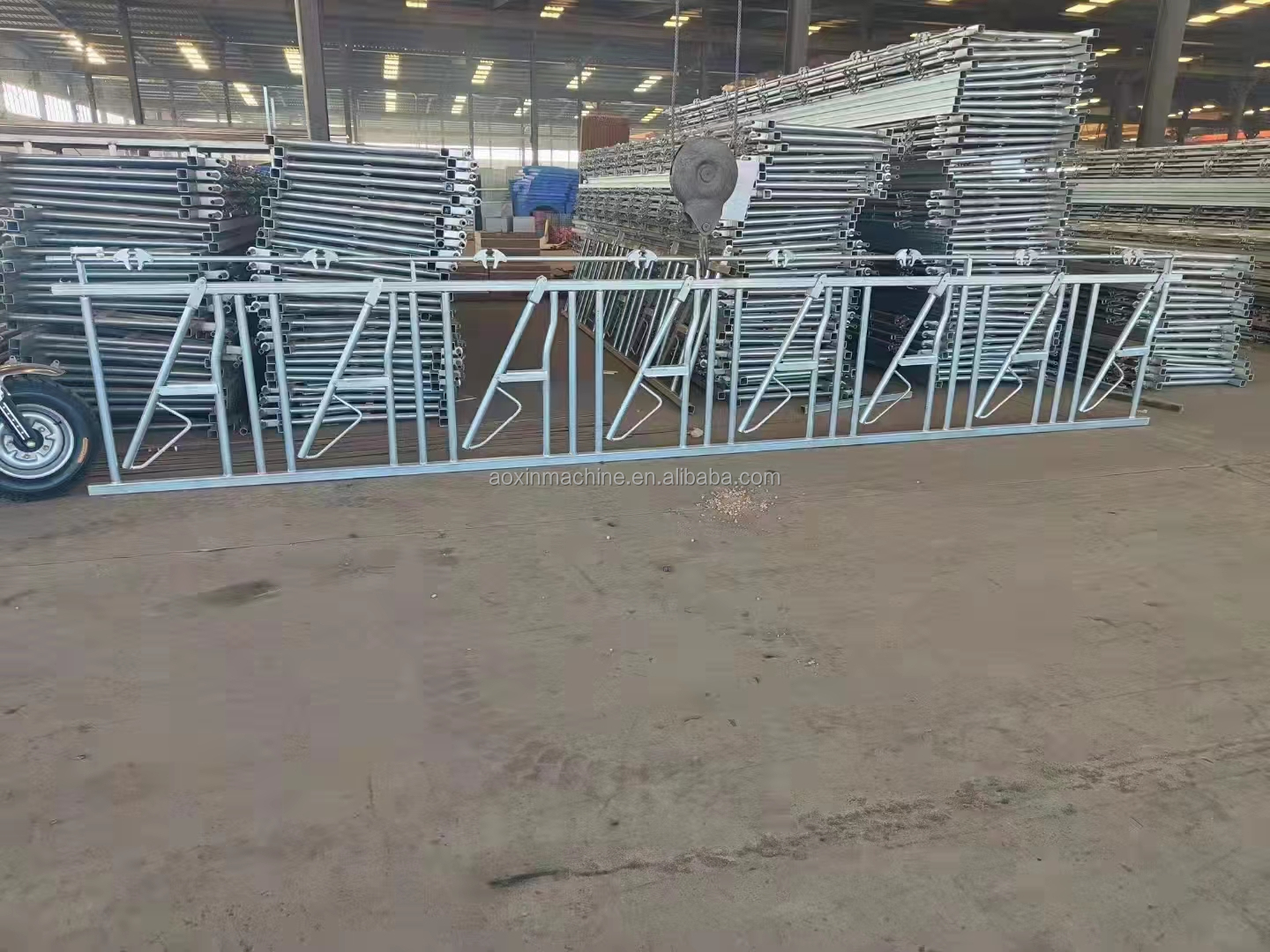 Galvanized Custom Cattle Dairy Headlocks Farming Equipment