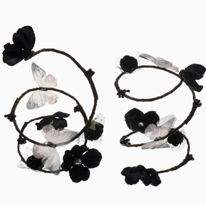 Accessoire de costume d'Halloween Pafu : Serre-tête gothique floral noir avec roses artificielles et papillons, voile en tulle sombre gothique - Product Image 3