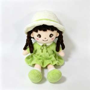 Muñeca de peluche con cabello trenzado personalizado, muñeca de peluche con rostro bordado, encantadora muñeca de trapo, muñeca de peluche con vestido verde y sombrero blanco. - Product Image 5