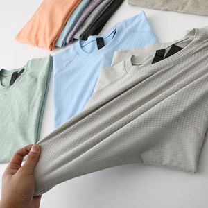 T-shirts personnalisés en polyester à séchage rapide pour hommes, vente en gros à bas prix, impression de logo sur mesure, t-shirts de sport pour hommes - Product Image 2