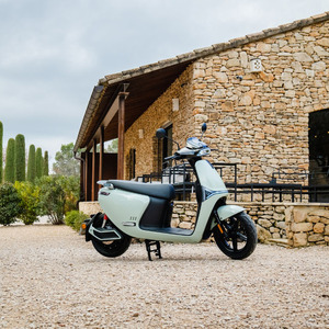 Motocicleta Eléctrica de Largo Alcance, Batería de Litio de 72v, Motor sin Escobillas de 2000w, Velocidad Máxima de 95 km/h, Scooter Eléctrico - Product Image 4