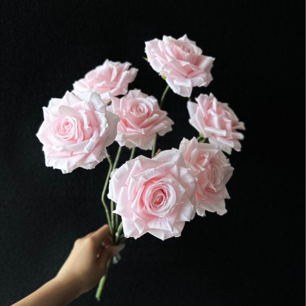 Pink 7-head diamond rose
