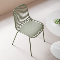 Chaises de salle à manger modernes et simples pour la maison Chaise de magasin de thé au lait pour balcon et loisirs en plastique empilés