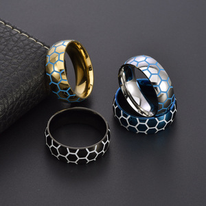 Cincin Sepak Bola Luminous 2026 Pria Baja Anti Karat Pola Heksagonal Gelang Olahraga Perhiasan Fashion untuk Penggemar Grosir - Product Image 1