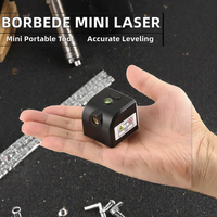 Niveau laser portable mini à lignes croisées 2 lignes 1 point 635nm, outil de nivellement laser rouge avec indicateur LED et fixation magnétique