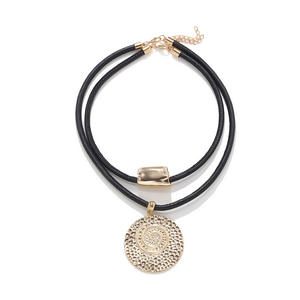 Collar de cuentas de hierro negro de 2 capas G Trendy con colgante de dibujos animados en oro martillado, joyería de moda, regalo para uso diario - Product Image 5