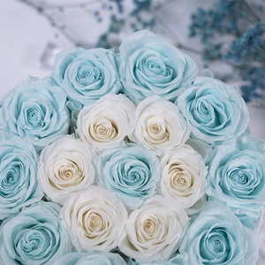 UKIQUEEN all'ingrosso nuove idee di prodotto fiori secchi arredamento misto cielo blu bianco vero naturale conservato <span class=keywords><strong>rose</strong></span> eterne in scatola rotonda - Product Image 4