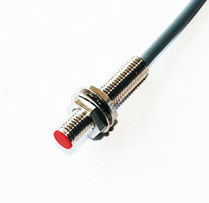 مستشعر القرب هول RIKIN RZH08-10NK-Z |   كشف المغناطيس أحادي/ثنائي القطب |   قابل للتركيب على المعدن |   درجة حماية صناعية IP67 - Product Image 2