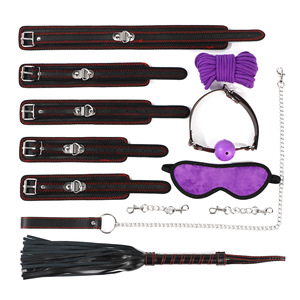 Set de 7 piezas de accesorios SM de peluche con borde morado para adultos, para parejas: collar, <span class=keywords><strong>esposas</strong></span>, látigo, mordaza, vendaje para ojos y cuerda. - Product Image 3