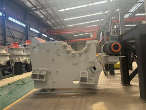 Trituradora de impacto de piedra utilizada en la construcción de carreteras y plantas agregadas con tolva de alimentación grande - Product Image 4