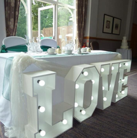 Grandes lettres lumineuses « MARRY ME » avec ampoules, enseigne LED autoportante pour une demande en mariage romantique